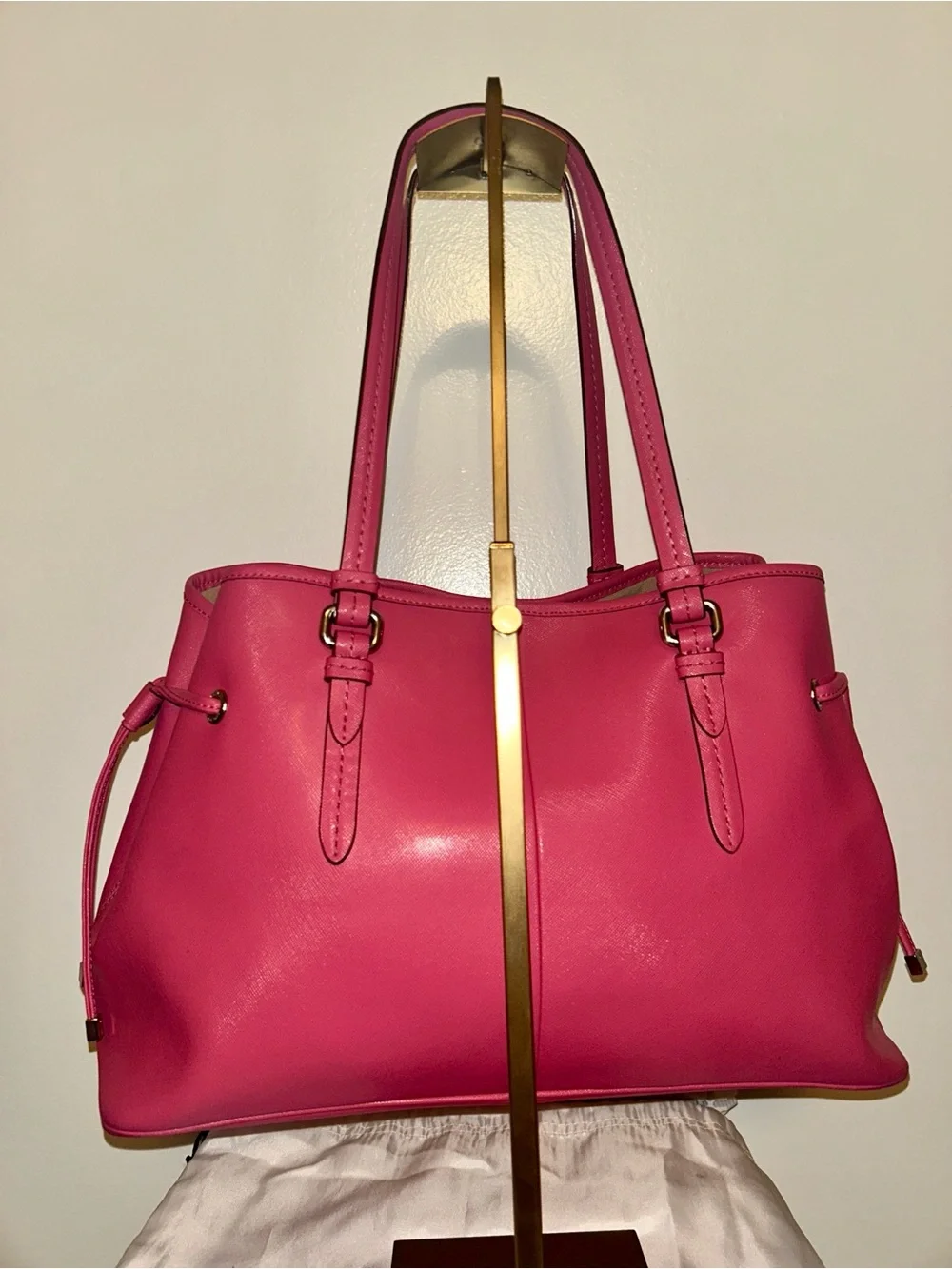 Coach Peyton Leather Drawstring Carryall Bag in the vibrant "Pomegranate" - Picture 6 of 12
